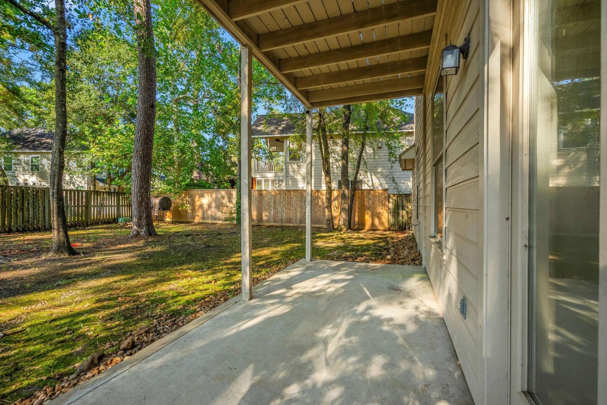 Cozy Home In The Woodlands Spring Exterior photo